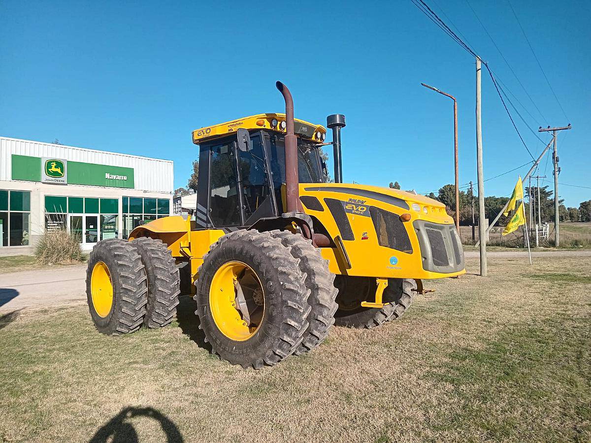 Tractor Pauny 540c, año 2022