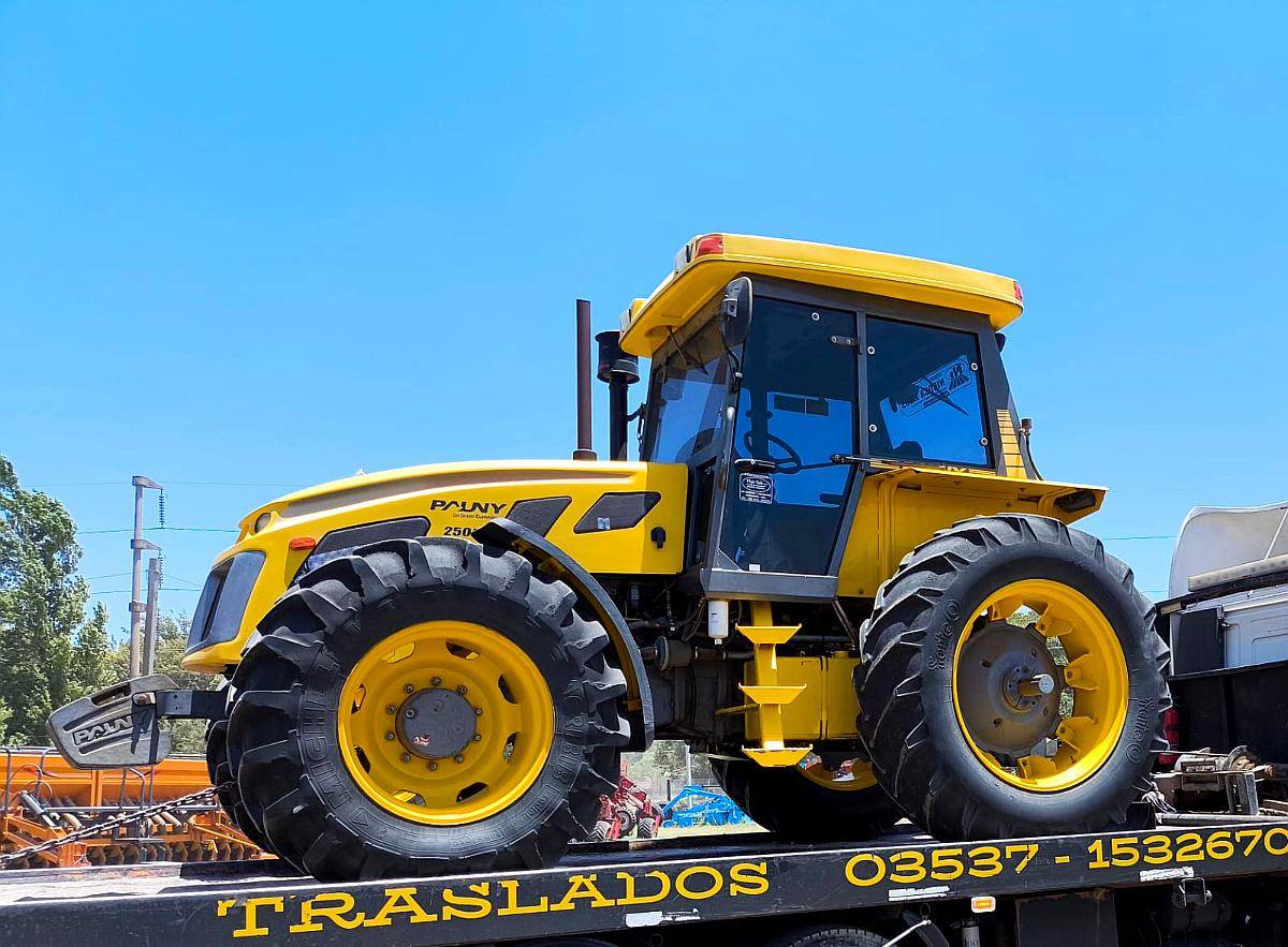 Tractor Pauny 250 a Años 2011