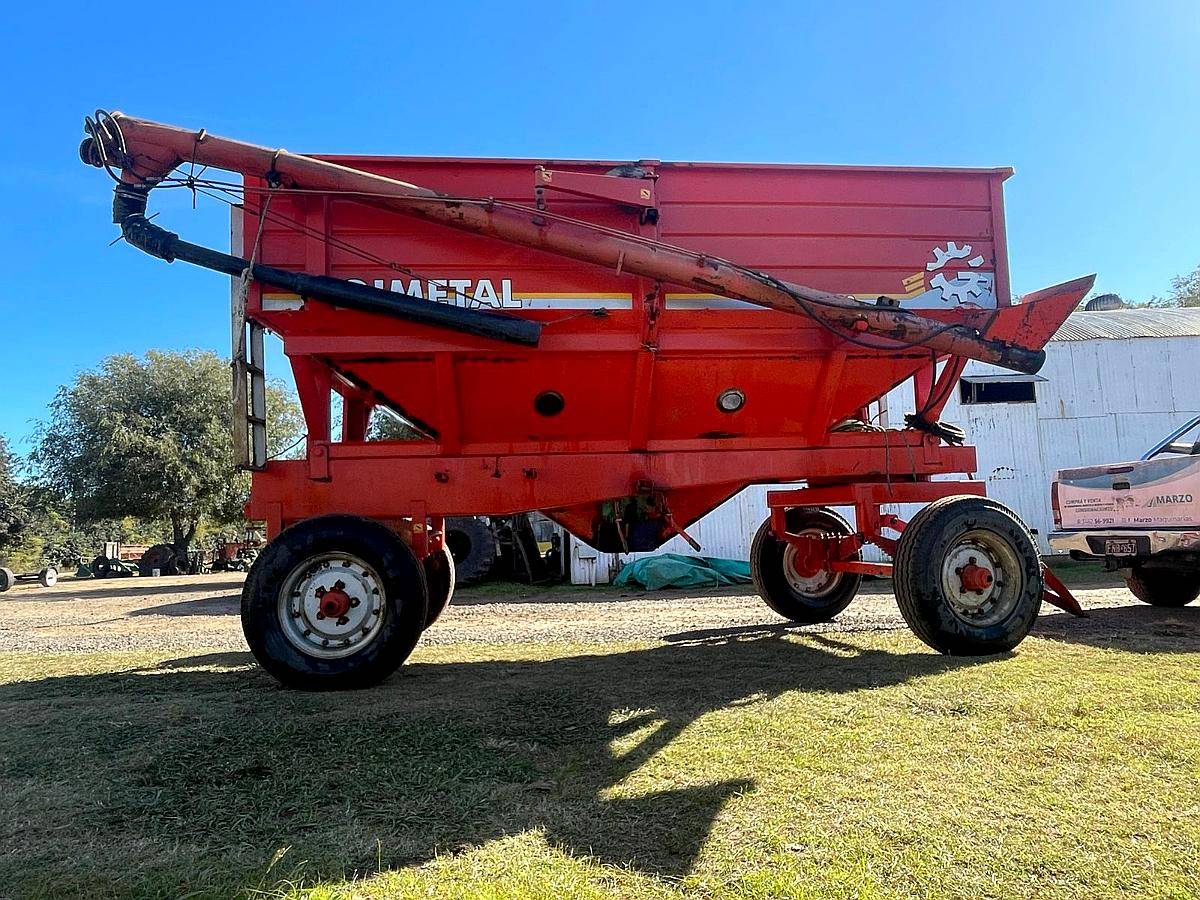 Tolva Gimetal 14 TN con Chimango