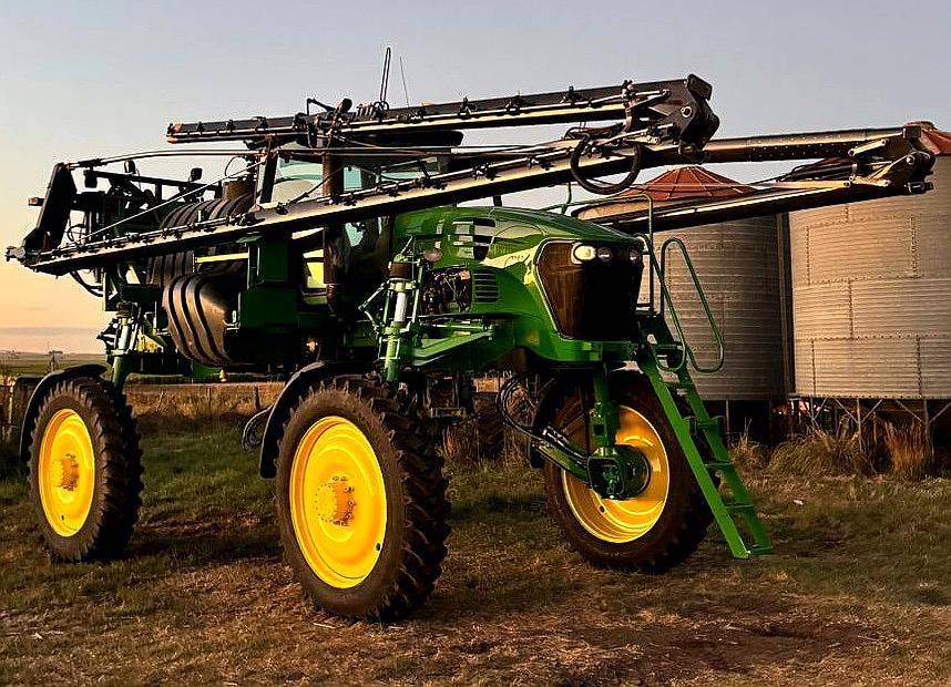 Pulverizadora John Deere 4730.