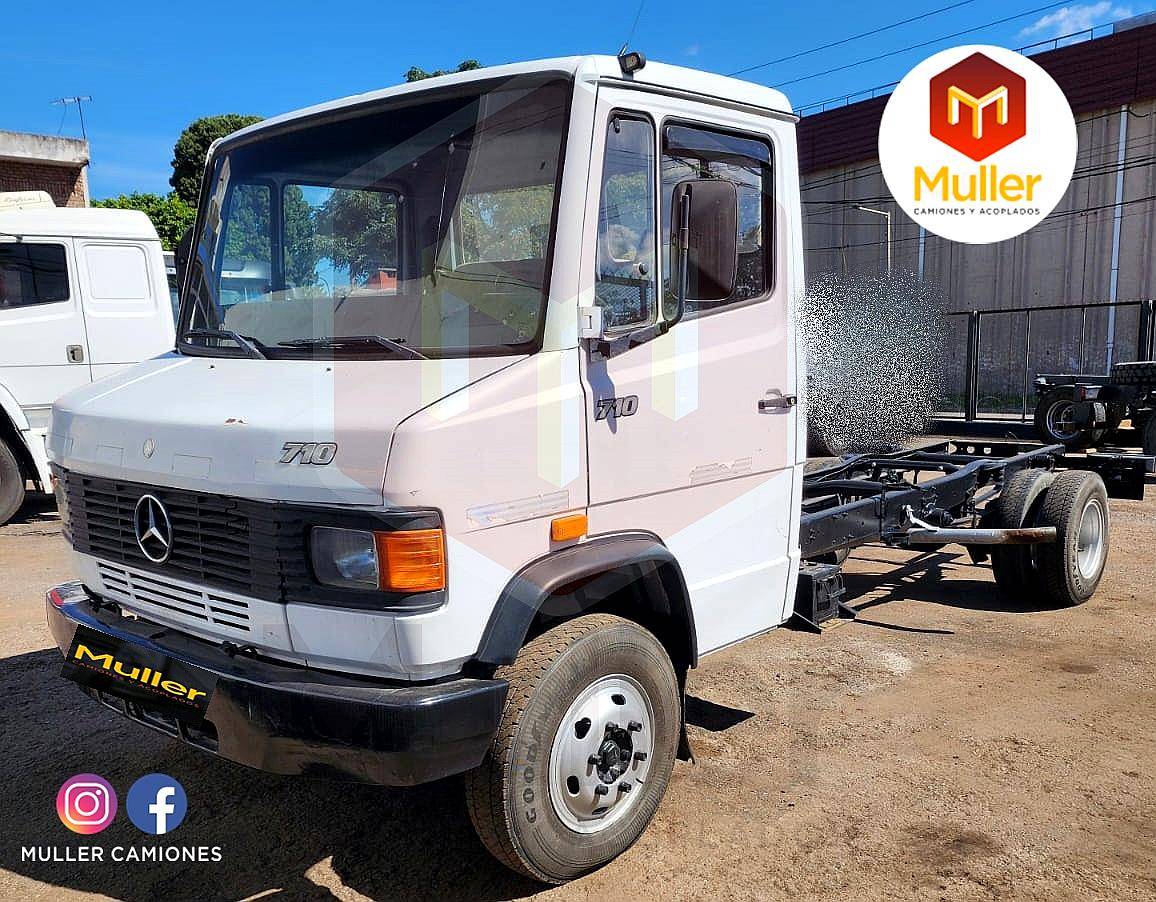 Mercedes Benz L-710 año 2008