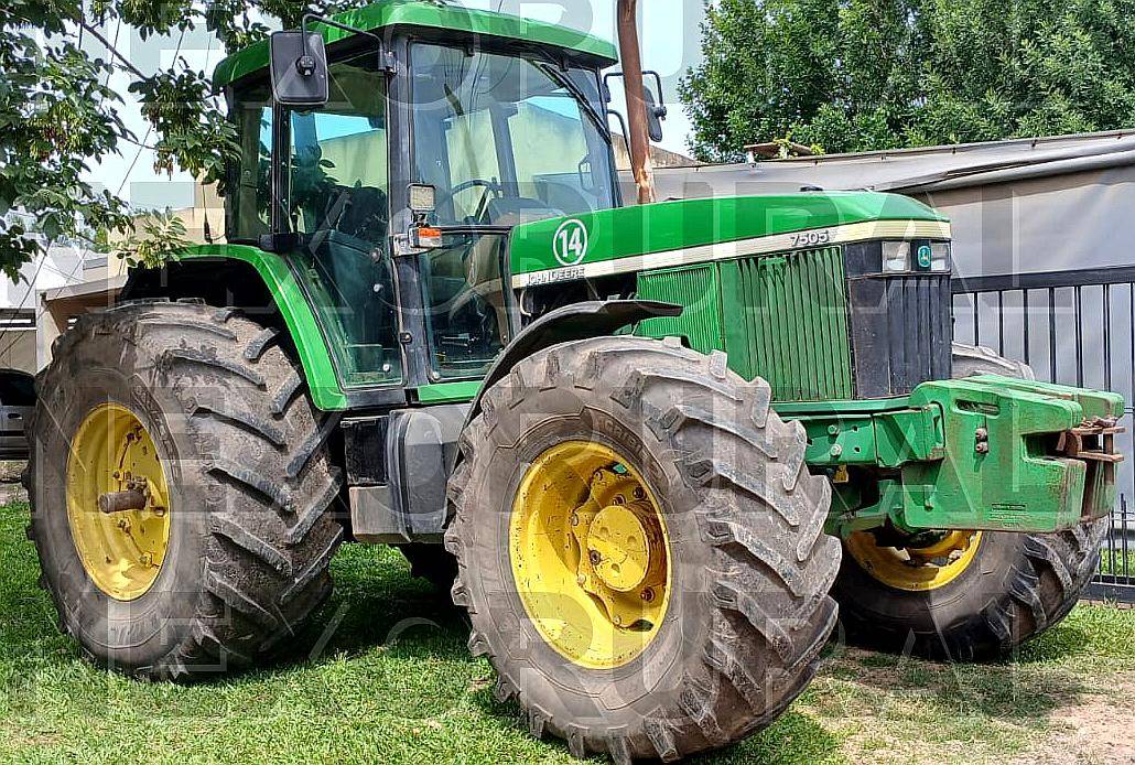 Jd 7505, año 2004. 5.376 HS. 145 HP. Rodado Paton.