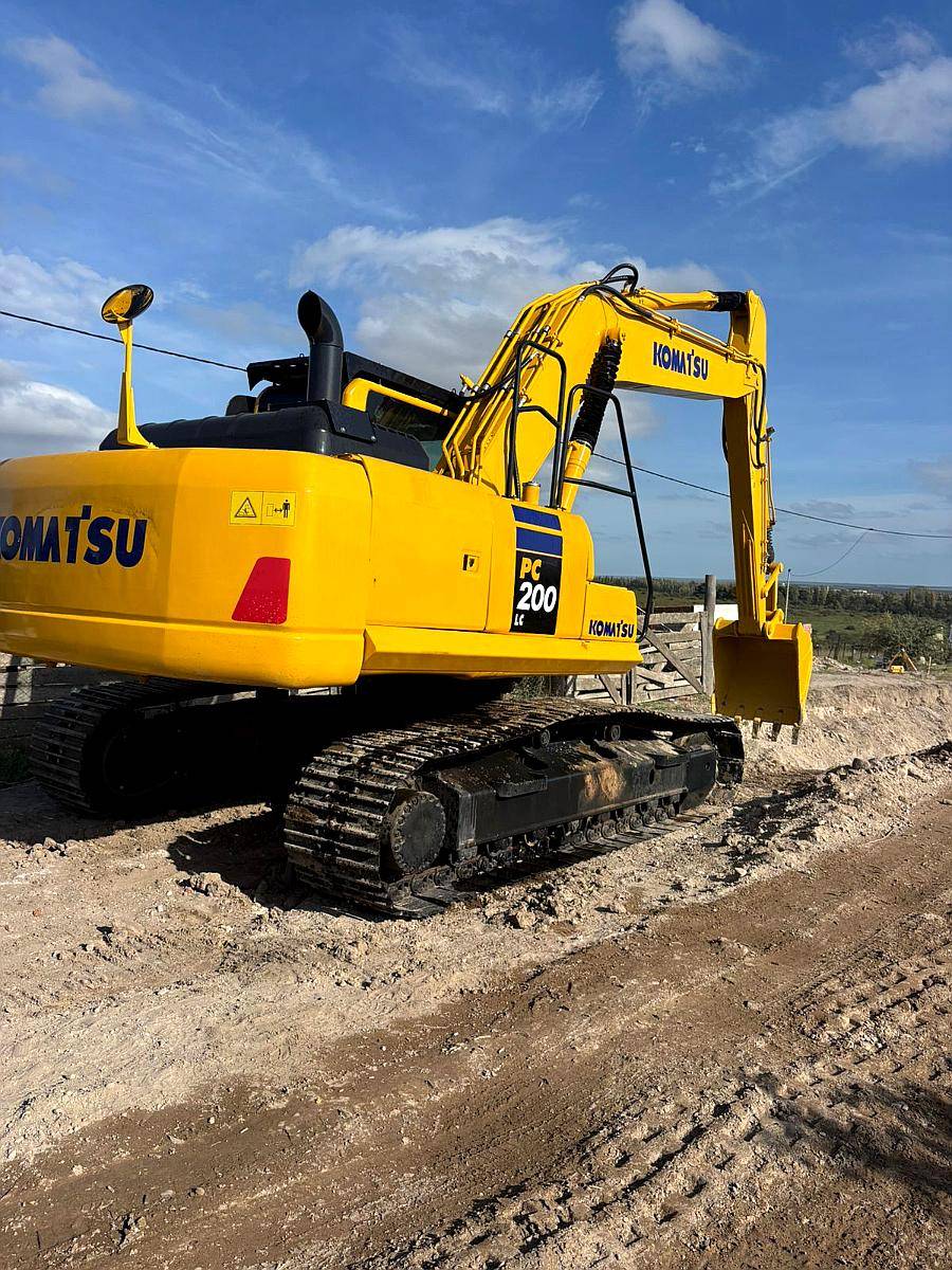 Komatsu PC 200 Reacondicionada 2024