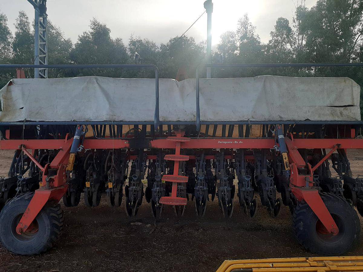 Sembradora Juber 6400 de 33 Líneas a 19