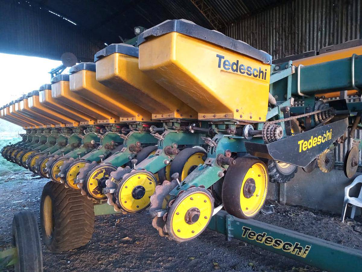 Sembradora Tedeschi 99 año 2004