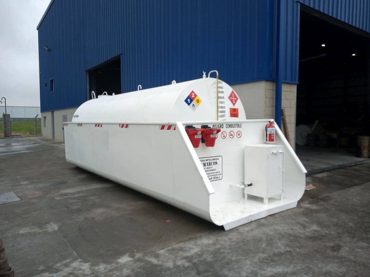Tanques Aéreo de Combustibles con Batea y Surtidor Standart