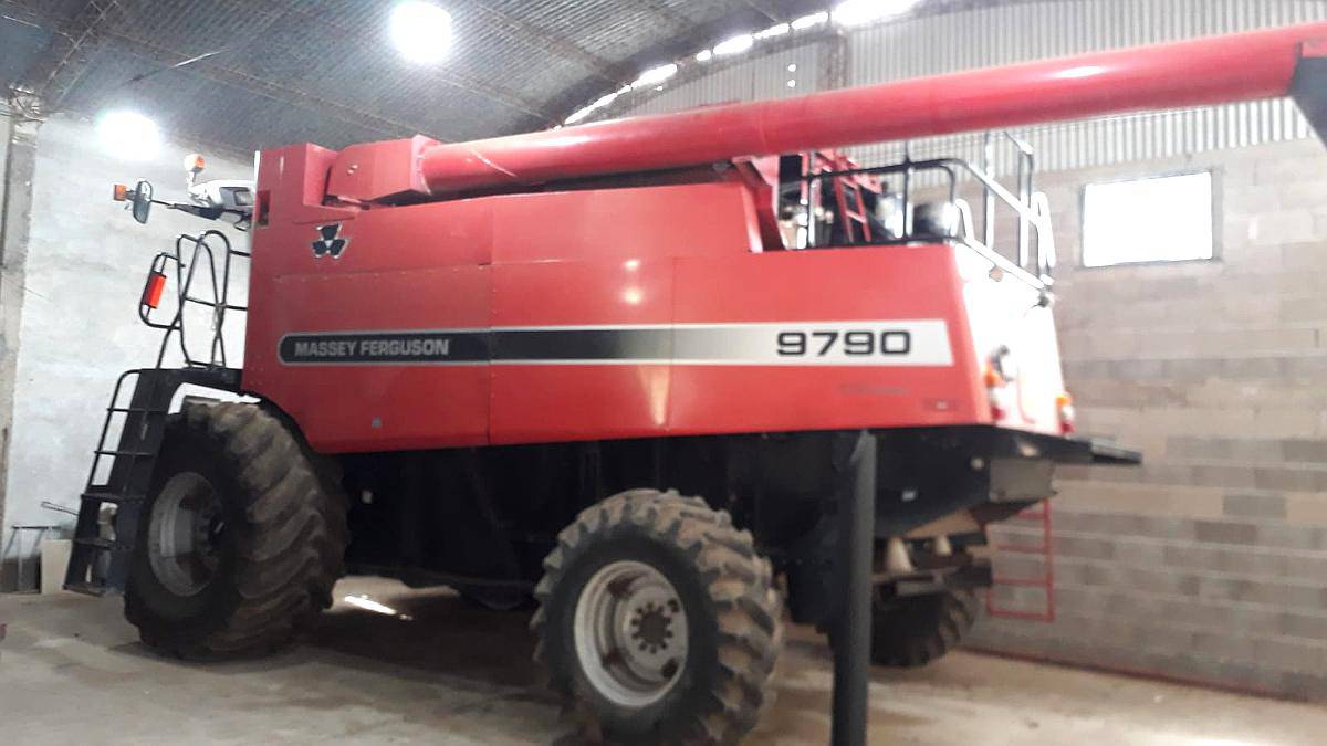 Cosechadora Massey Fergusson 9790 ATR Axial 2006