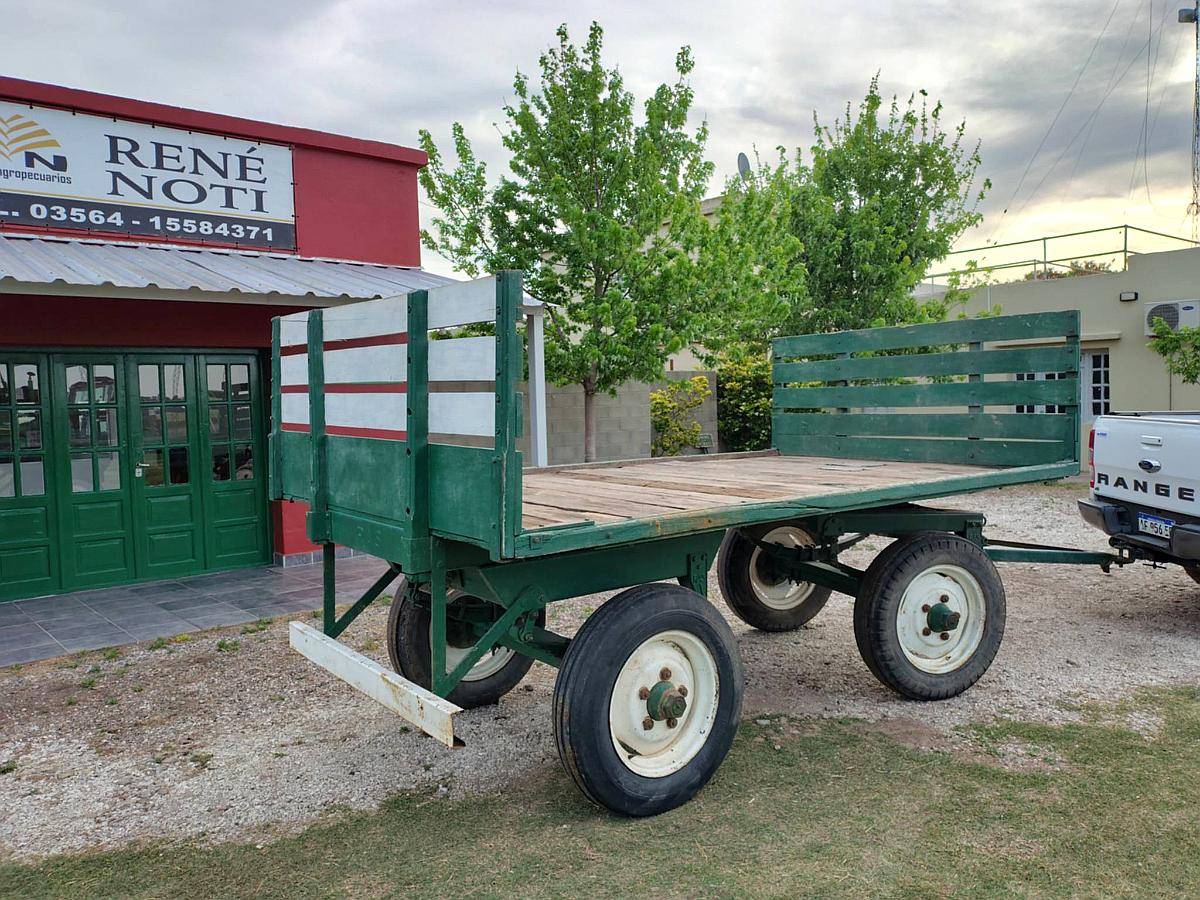 Acoplado de 6 TN. Impecable Estado.