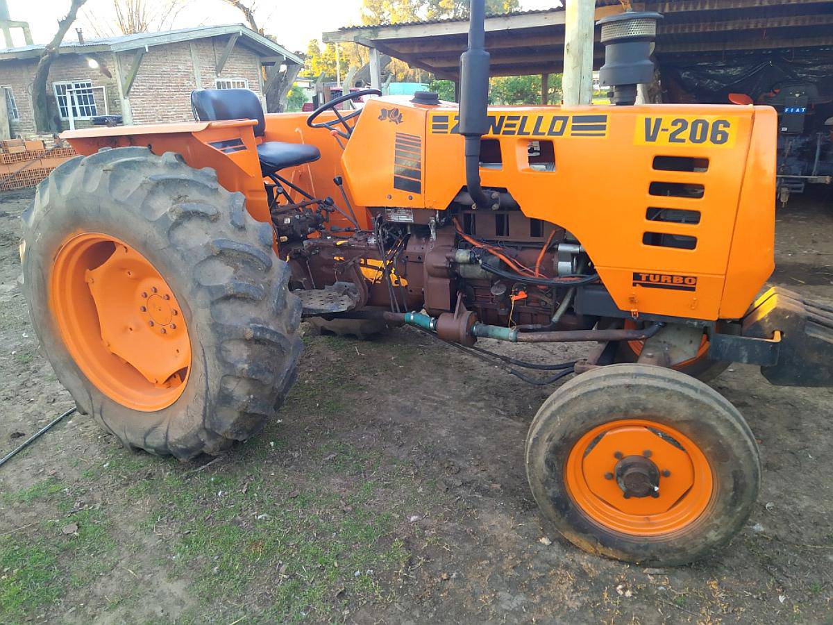 Zanello V206 Tres Puntos con Desmalezadora