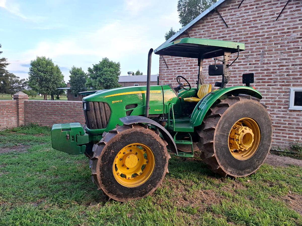 John Deere 5090e, con Rops