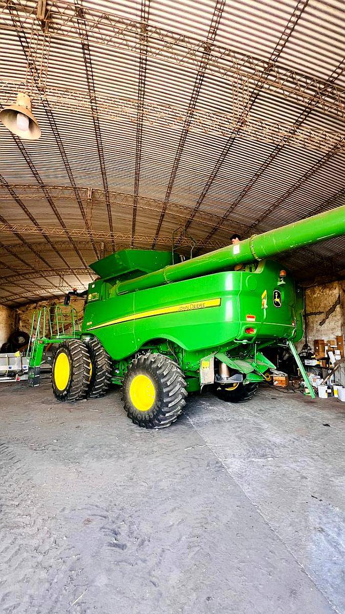 John Deere S670 DD 35d. año 2016. M4900hs. R3200hs.