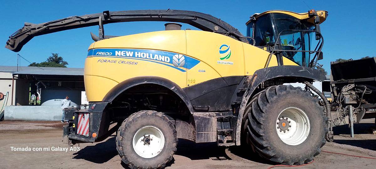 Picadora New Holland FR600 C/ Cabezal 750bfi, año 2020