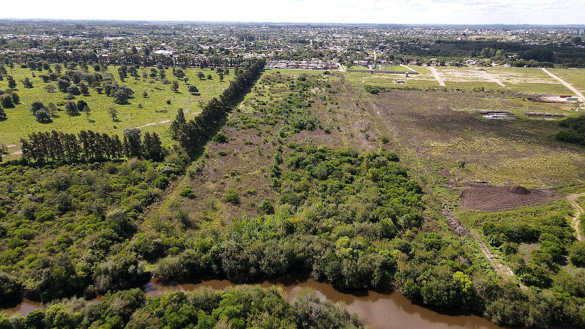 9,4 Hectáreas Chacra con Costa a Arroyo en Gualeguaychú.