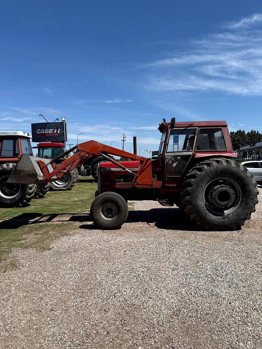 Tractor Massey Ferguson 1215 con Pala