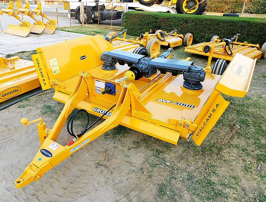 Desmalezadora Grosspal de Arrastre AVF3000 3mts.