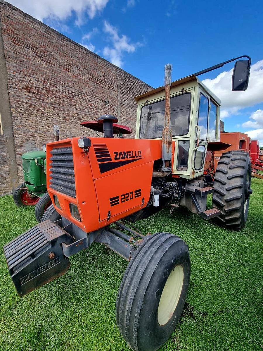 Tractor Zanello 220 125hp Traccion Simple Motor Mercedes