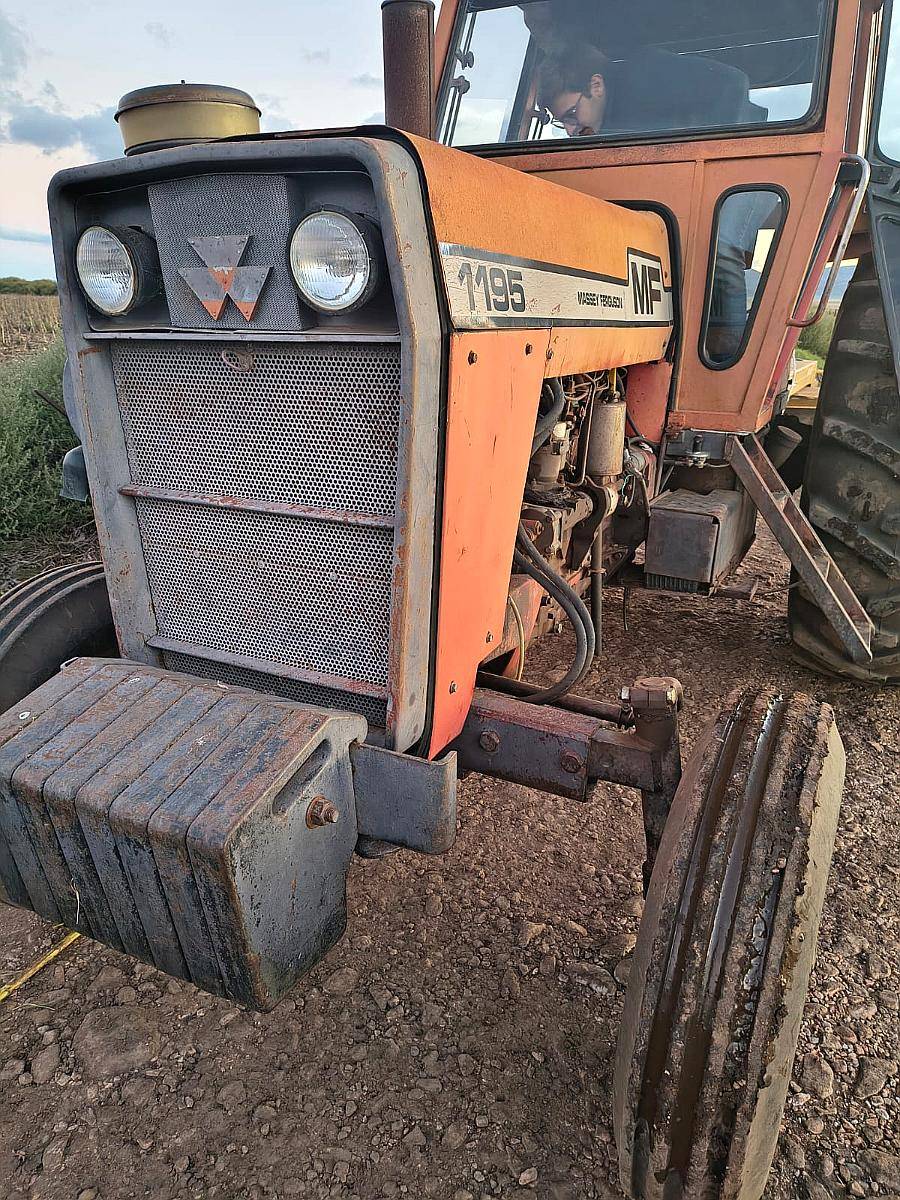 Tractor Massey Ferguson 1195