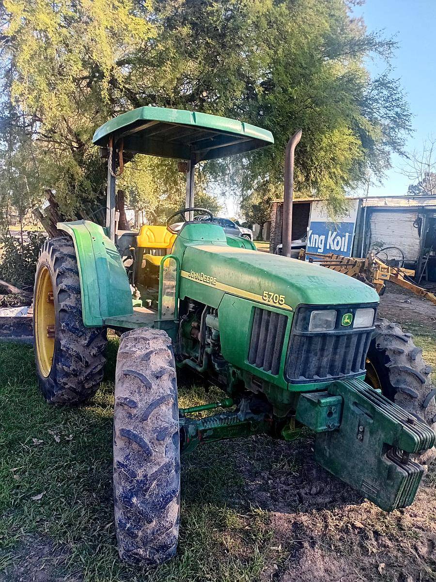 Tractor John Deere 5705 - 2007