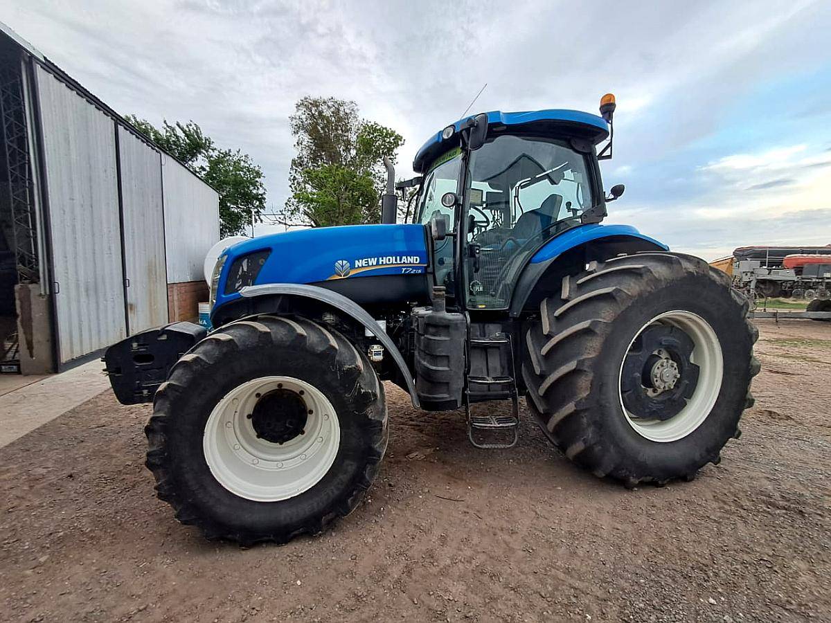 Tractor New Holland T7.215 Usado con Piloto