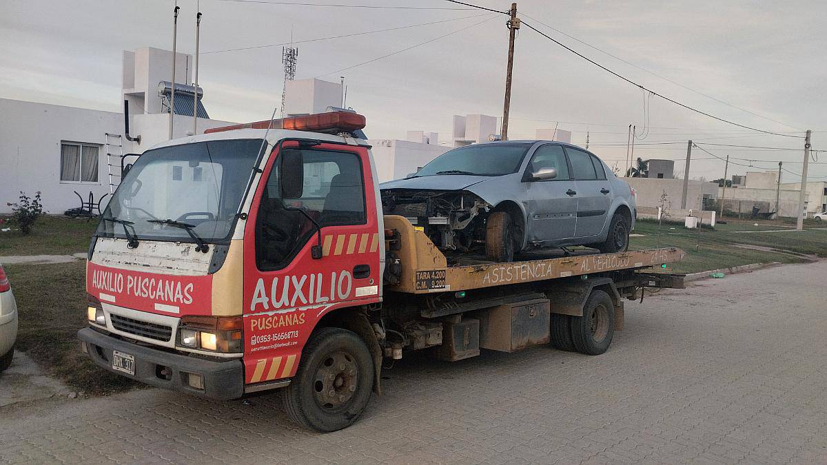 Vendo Isuzu NPR 4.8 Modelo 2000 con Plancha Sica