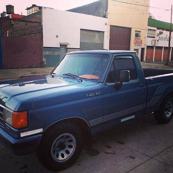 Ford F100 XLT .