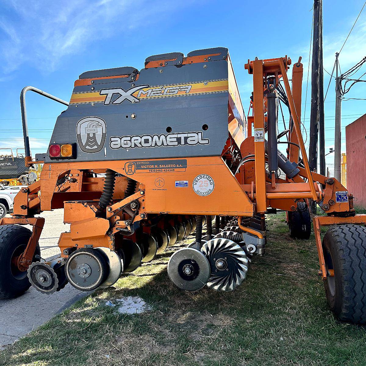 Sembradora Agrometal TX Mega de 13 a 52 Dosificación Variabl