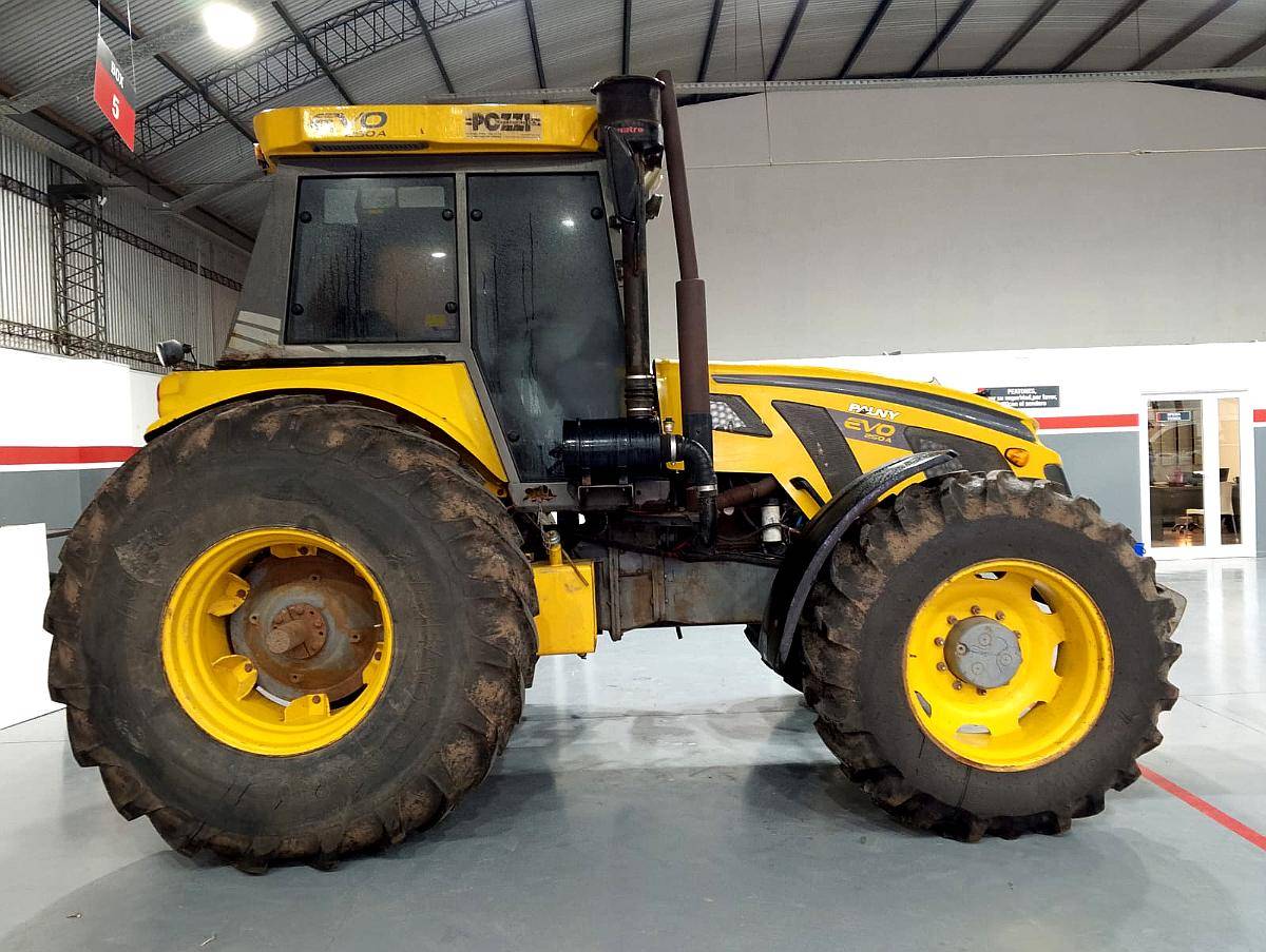 Tractor Pauny EVO 250a 160 HP año 2015