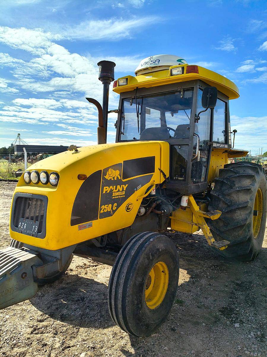 Tractor Pauny 250c, con Viesa y Vigia