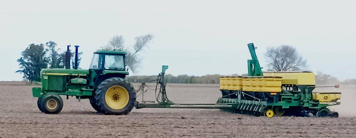 Vendo Sembradora John Deere 1740