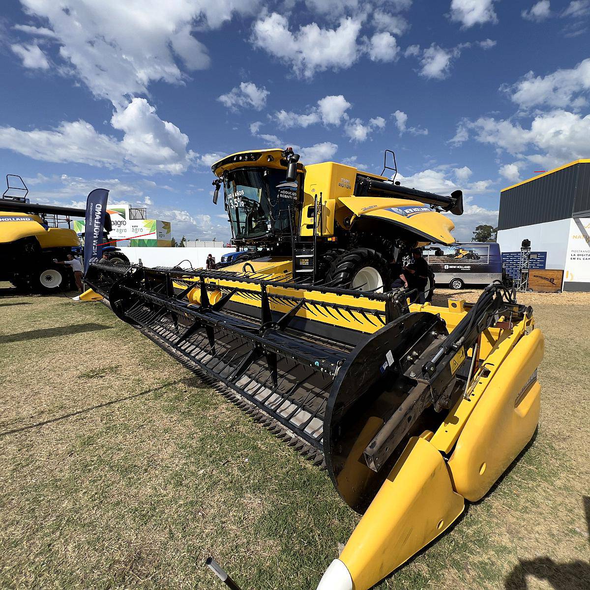 Cosechadora New Holland CR7.90 Intellisense