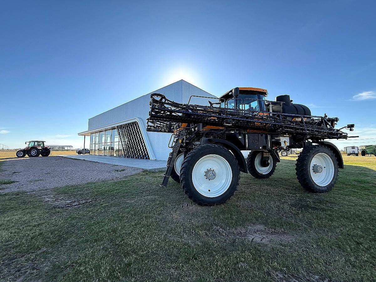 Valtra 535r Piloto y Estación Meteorológica