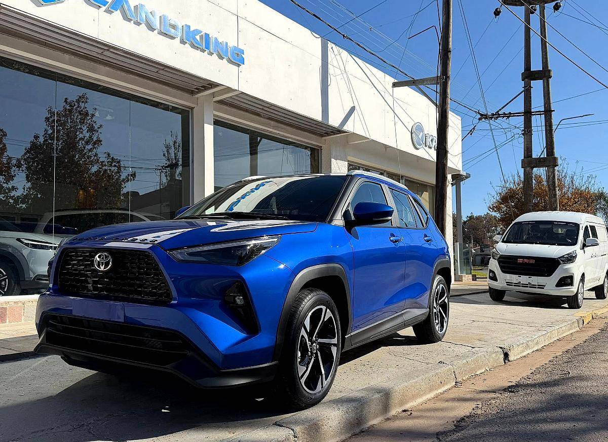 Toyota Yaris Cross XEI HEV Ecvt 0km MY2026 Azul Metalizado