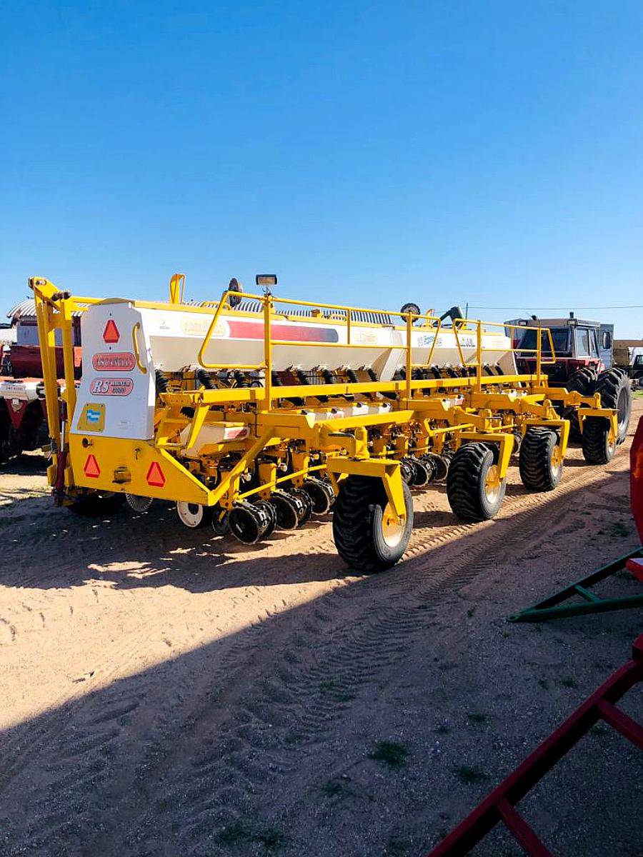 Sembradora Ascanelli RS 3000, 16 Surcos a 52 CM.