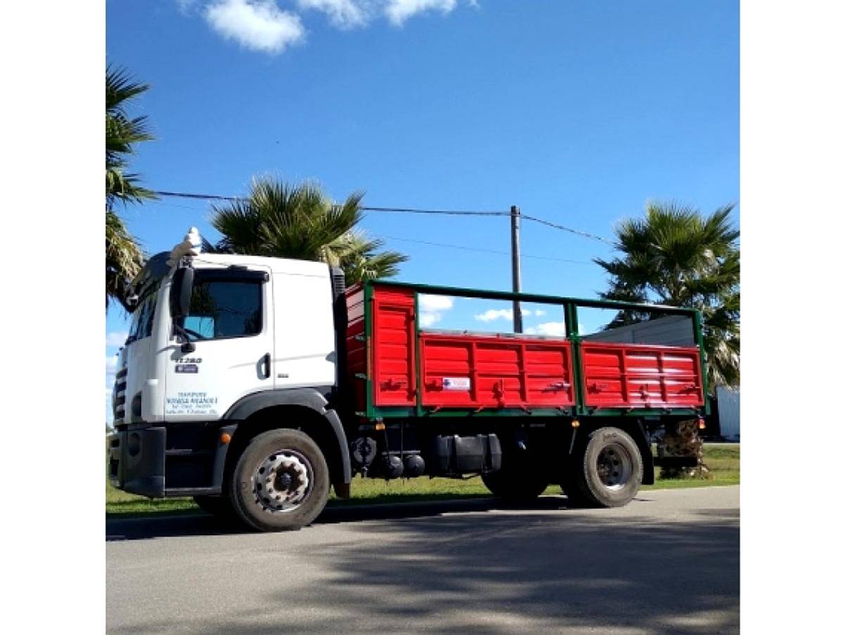 Carrocería Baranda Volcable con Cuchetin S/tapizar