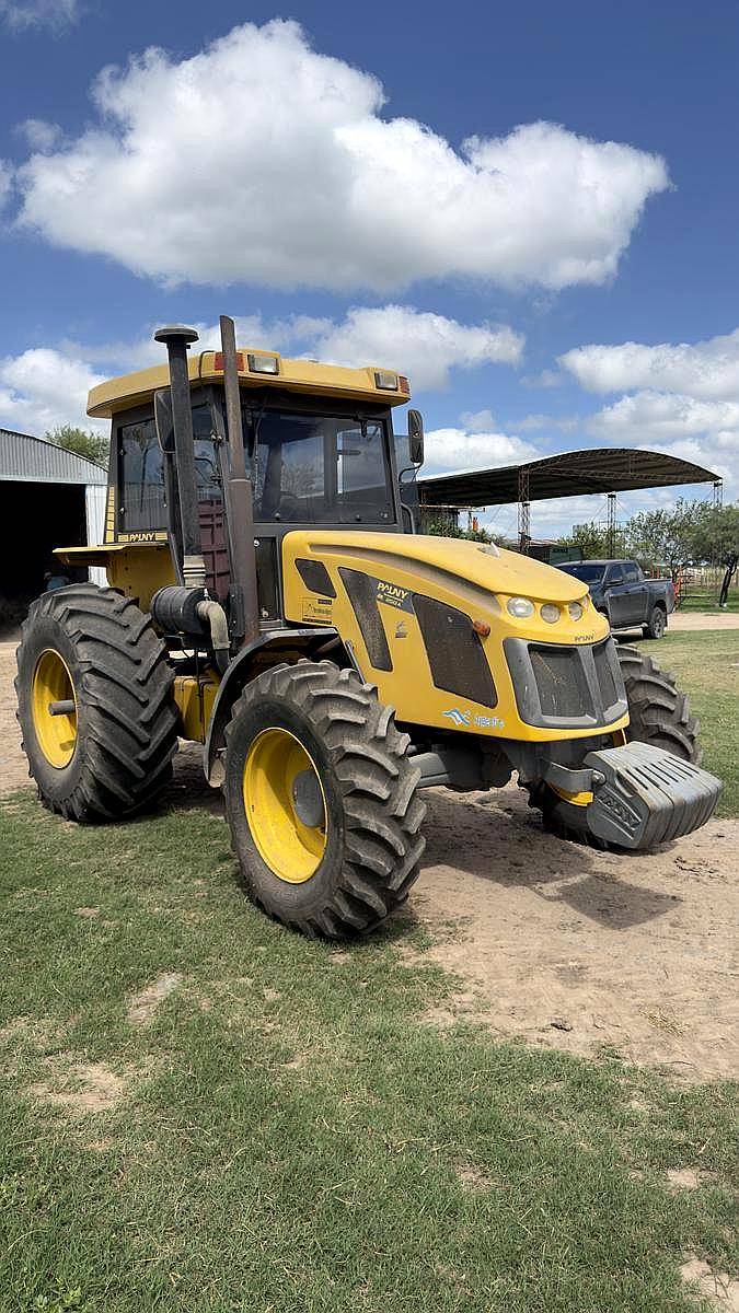 Tractor Pauny 250 de 160 HP