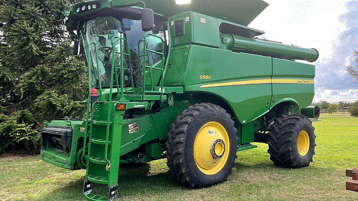 John Deere S680 con Draper 40 Pies con Piloto