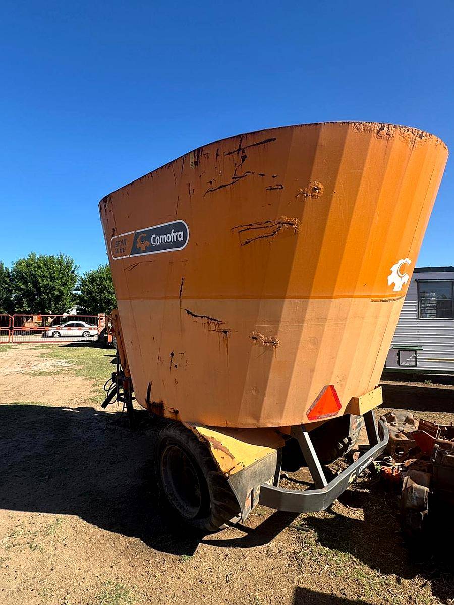 Mixer Vertical Comofra SF:V1 14m3 Reparado