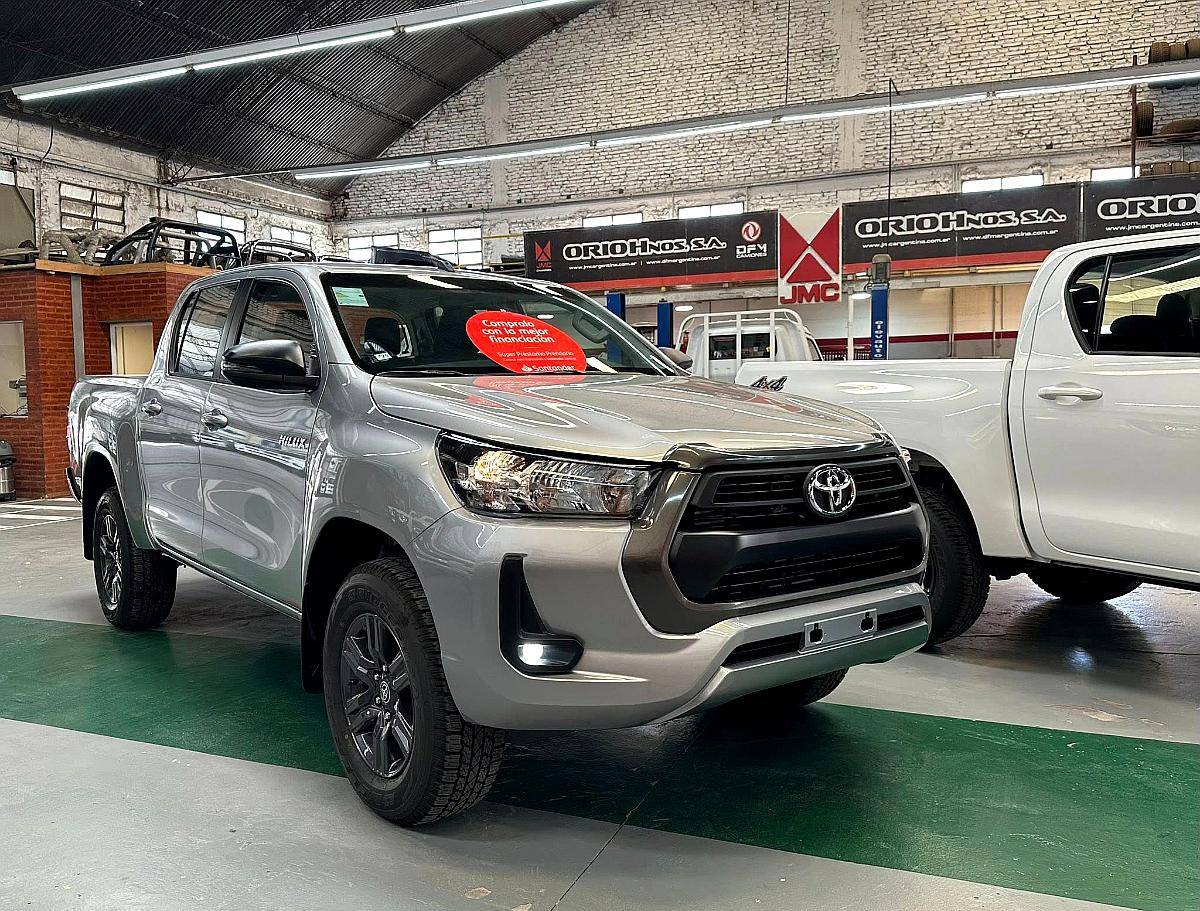 Hilux C/doble 2.8 TDI Automatica SR 4X4 0km MY2025 Orio Hnos