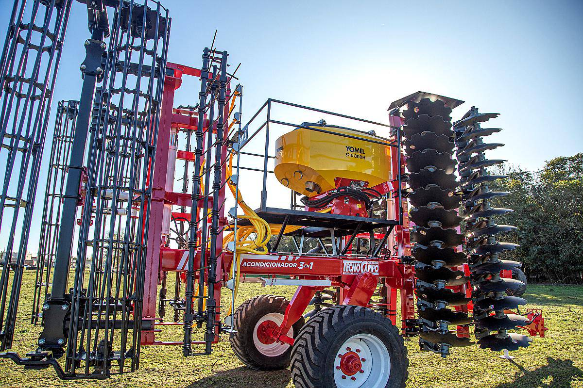 Acondicionador de Suelos 3 en 1 + Sembradora Tecno Campo