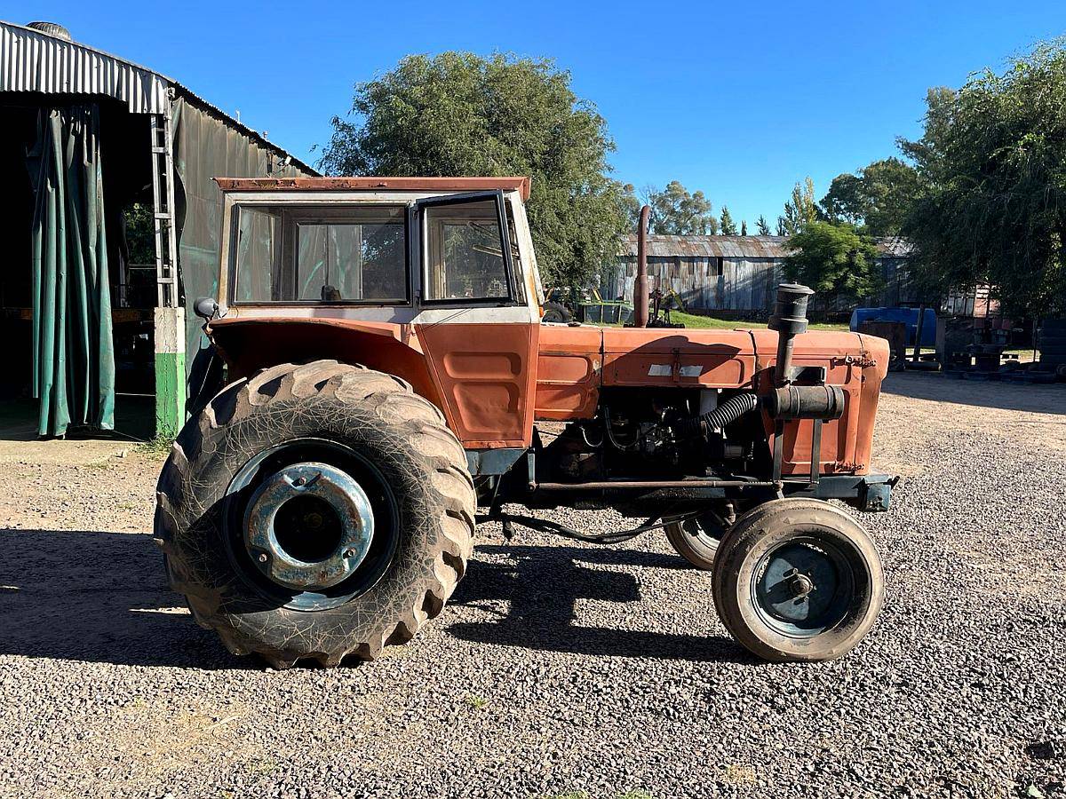 Tractor Fiat 700 e