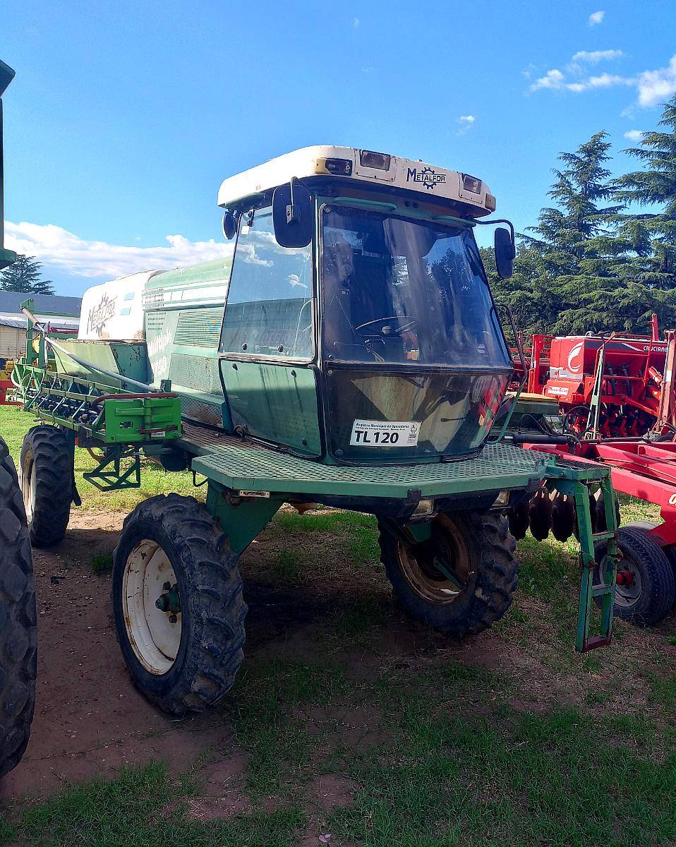 Pulverizadora Metalfor 2750 año 1998 Reparada Motor Deutz