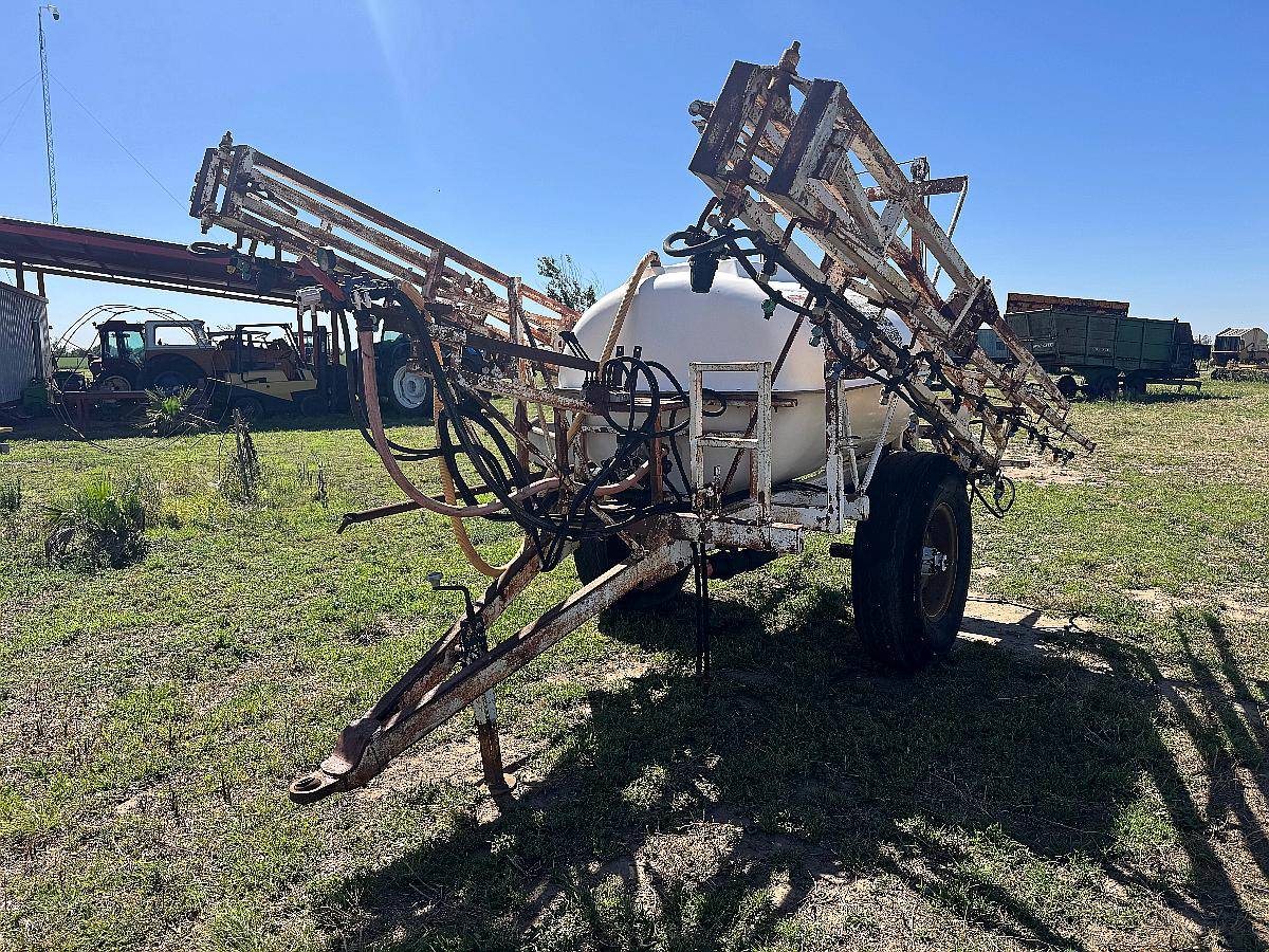 Pulverizador de Arrastre 1500 Lts