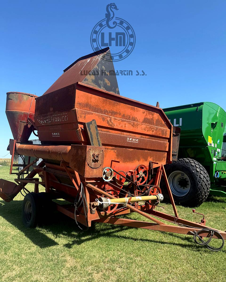 Moledora Usada Ferrucci Rollos, Fardos y Granos