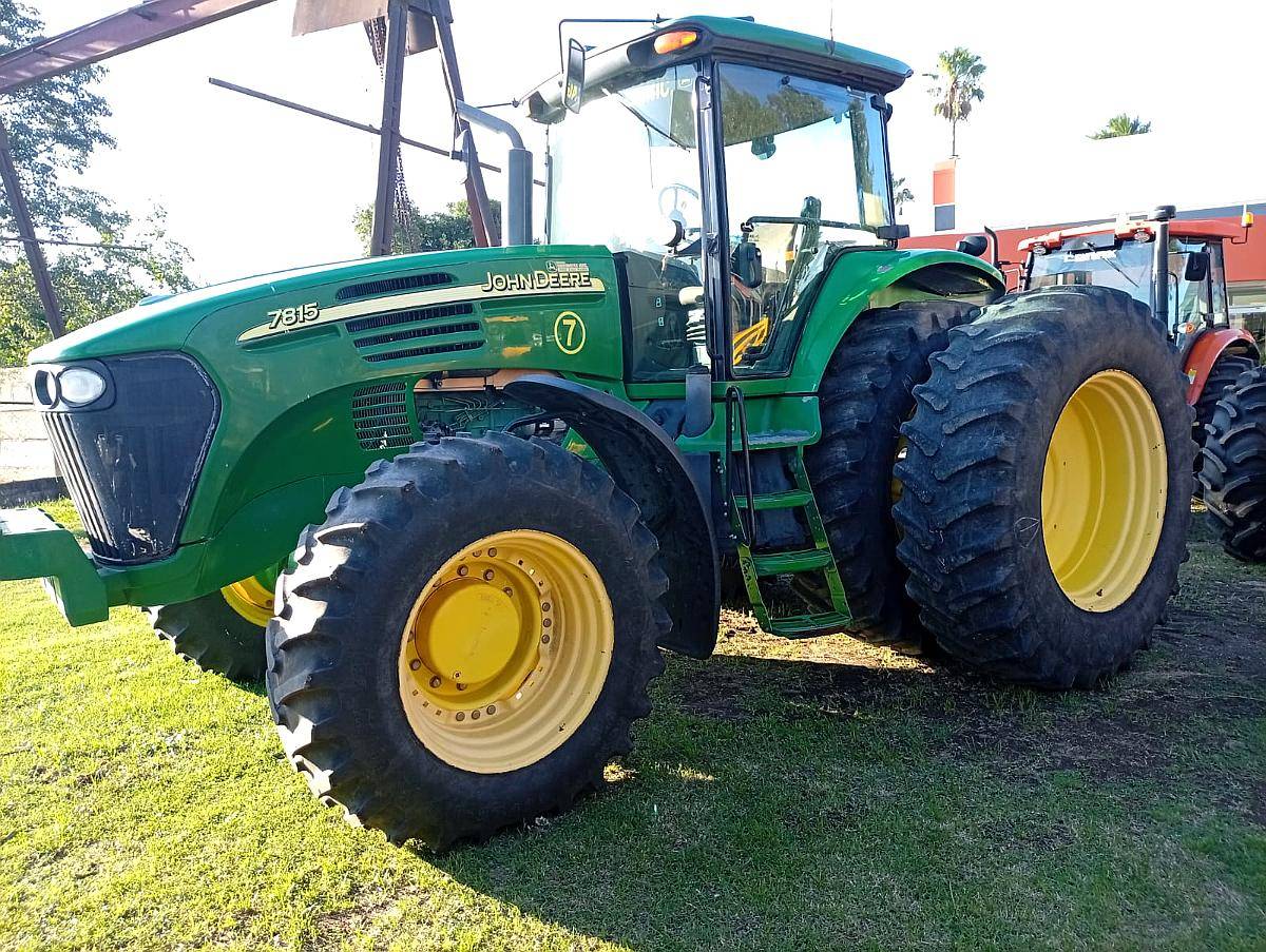 Tractor John Deere 7815 con Duales