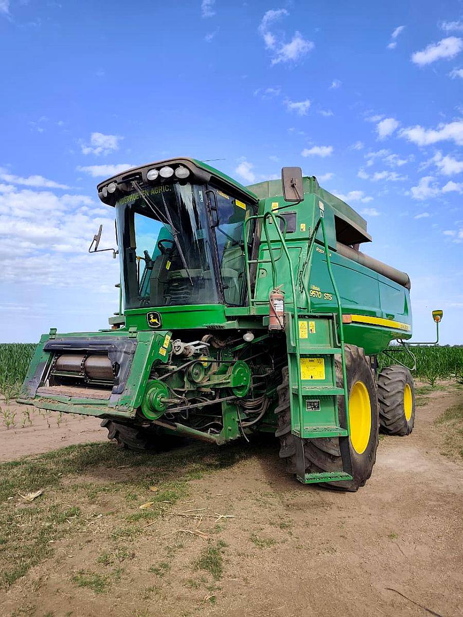 John Deere 9570 Sts. año 2009.
