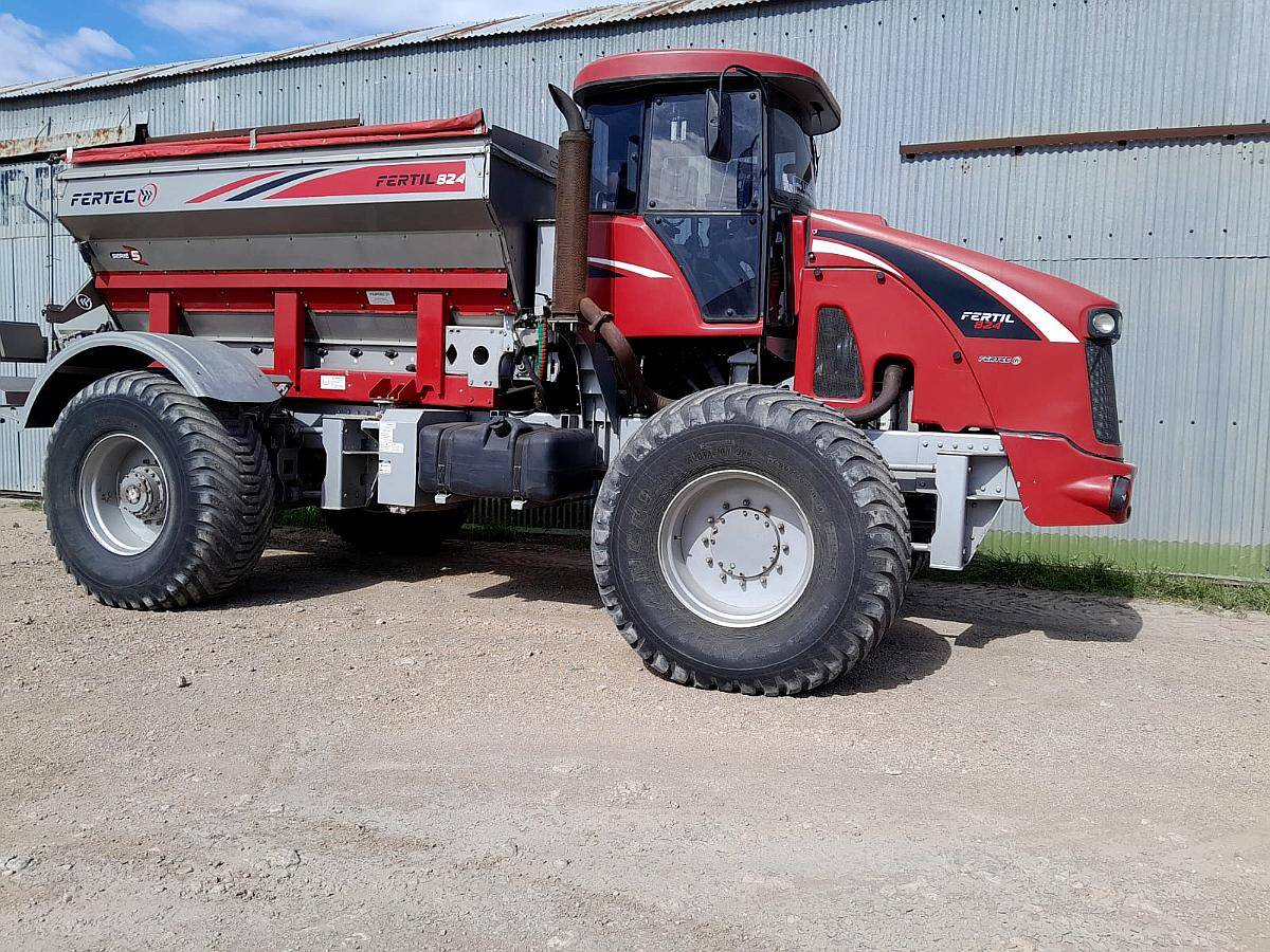 Fertilizadora Fertec Modelo 824. muy Buena