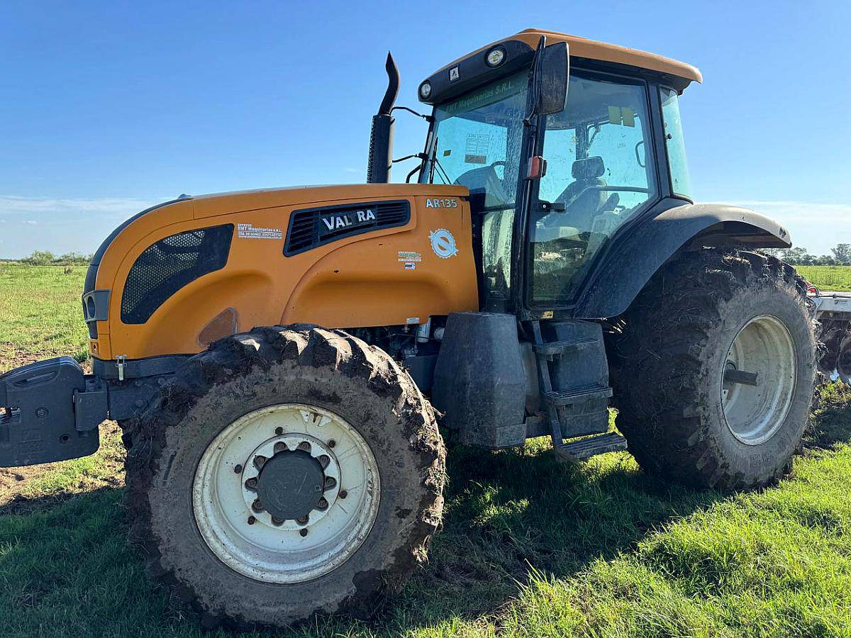 Tractor Valtra AR 135