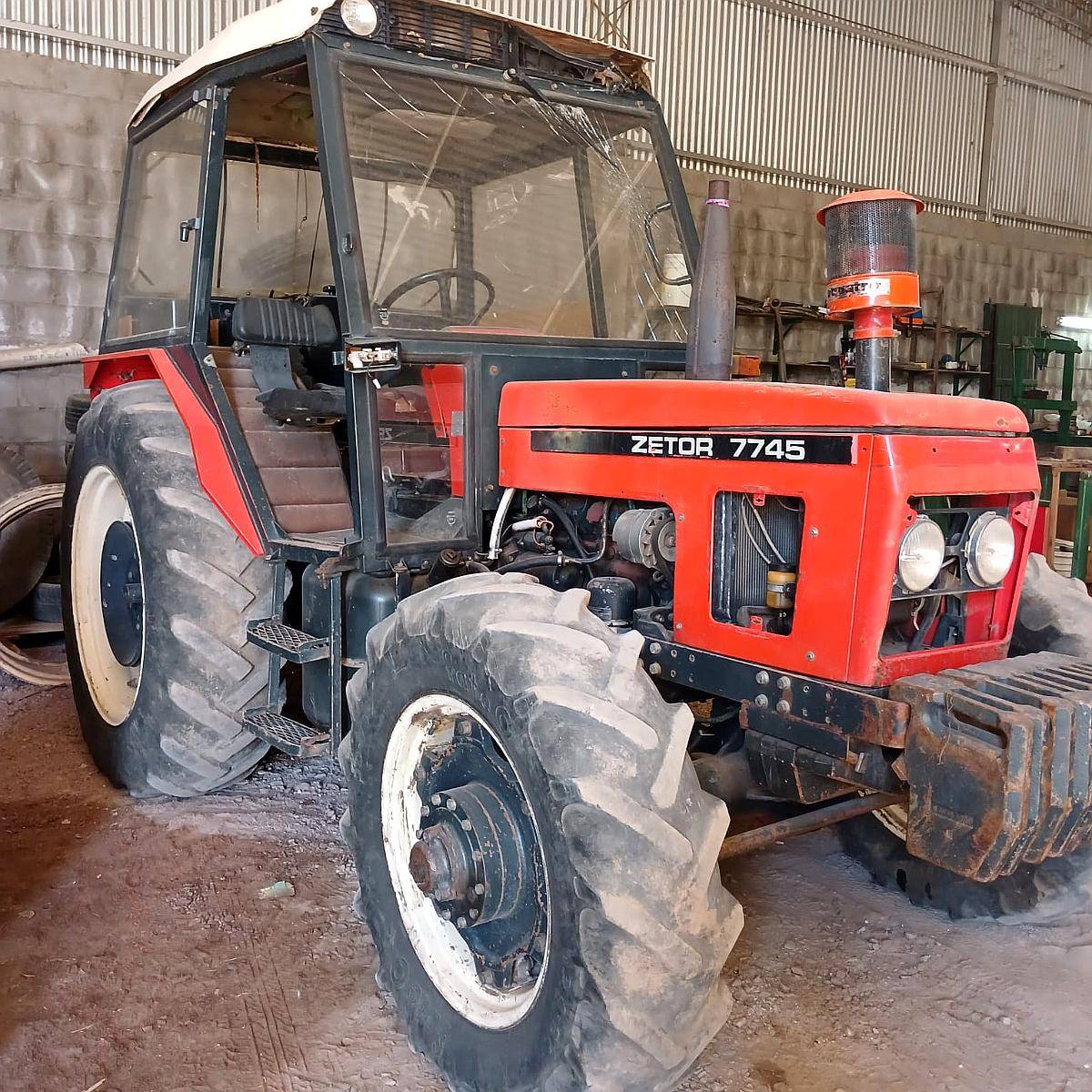 Tractor Zetor 7745 C/puntos