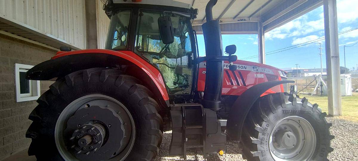 Massey Ferguson 7724s - año 2025