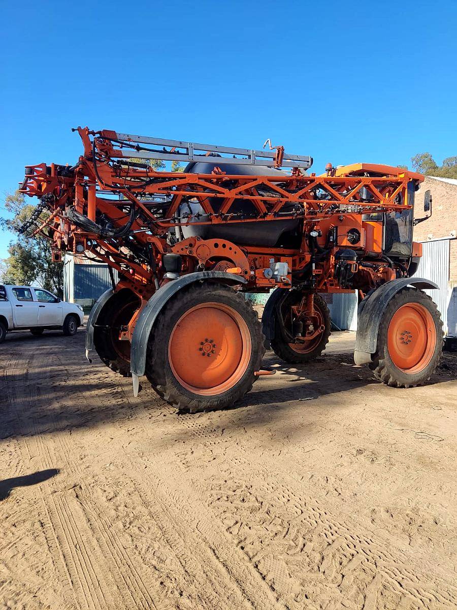 Pulvierizadora Jacto UN 3000 R46 - año 2020 - 2500hs